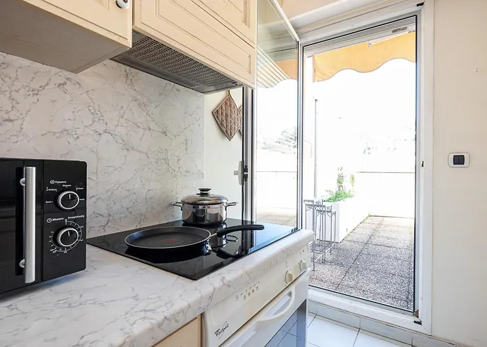 Victoria Bergamote Attic - Happy マントン