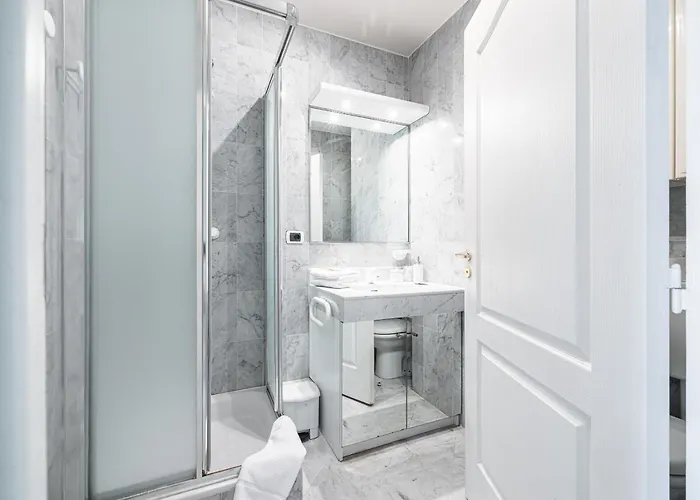 Victoria Bergamote Attic - Happy アパート