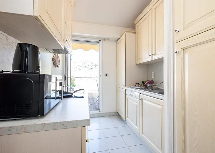 Victoria Bergamote Attic - Happy アパート *