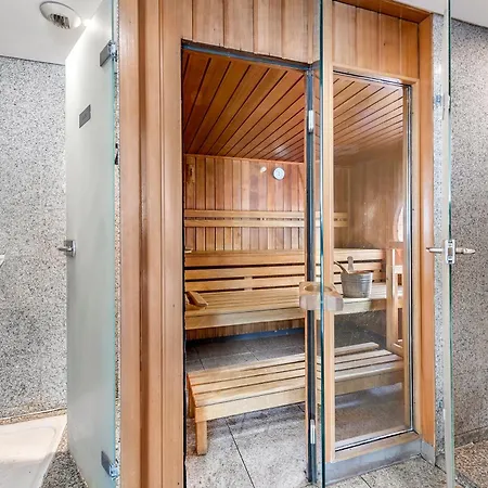 Victoria Bergamote Attic - Happy شقة