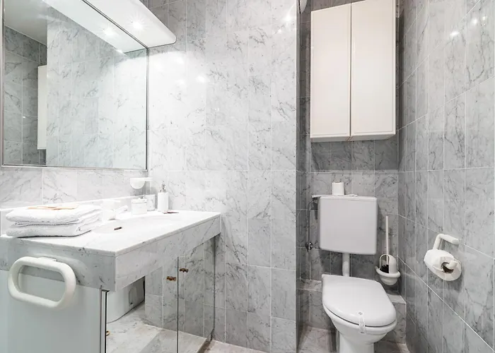 Victoria Bergamote Attic - Happy * Ментона